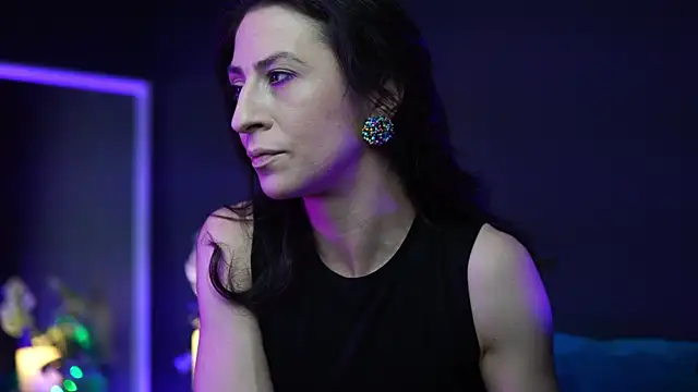 Snapshot of RubyRosa chatting on October 31, 2025, 9:54 pm RubyRosa online show from October 31, 2025, 9:54 pm