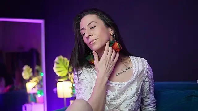 Snapshot of RubyRosa chatting on November 21, 2025, 10:20 pm RubyRosa online show from November 21, 2025, 10:20 pm