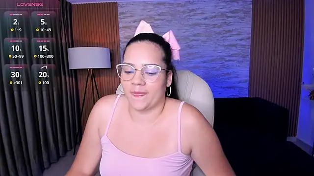 Snapshot of karlie_small chatting on July 14, 2026, 3:22 am karlie small online show from July 14, 2026, 3:22 am