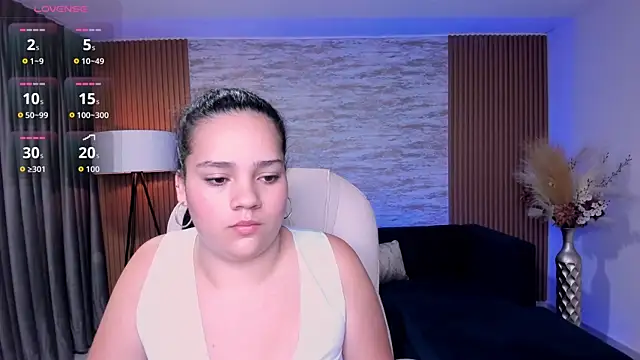 Snapshot of karlie_small chatting on July 29, 2026, 3:17 am karlie small online show from July 29, 2026, 3:17 am