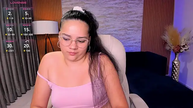 Snapshot of karlie_small chatting on July 28, 2026, 3:25 am karlie small online show from July 28, 2026, 3:25 am