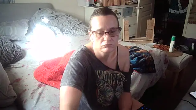 Snapshot of PremiumKitty chatting on February 13, 2026, 5:35 pm PremiumKitty online show from February 13, 2026, 5:35 pm