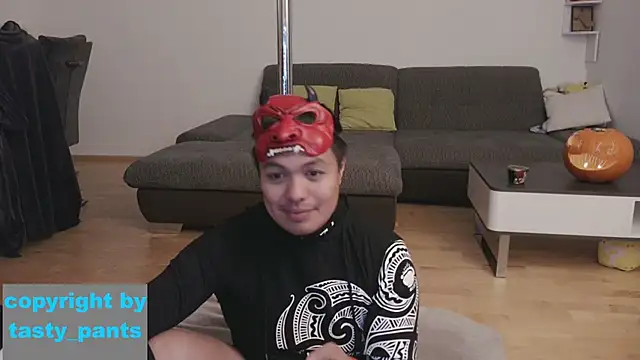 Snapshot of Tasty_pants chatting on October 31, 2025, 8:27 pm Tasty pants online show from October 31, 2025, 8:27 pm