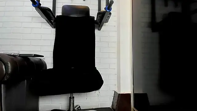 ItaloMoore online show from January 11, 2026, 11:39 am