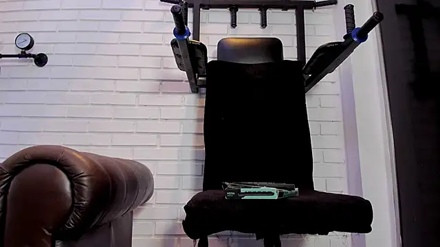 ItaloMoore online show from October 24, 2025, 11:20 am