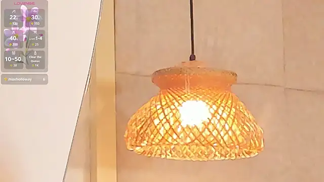 VioletHilton online show from November 11, 2025, 6:47 pm