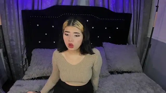 dafnelee online show from September 9, 2025, 10:25 am