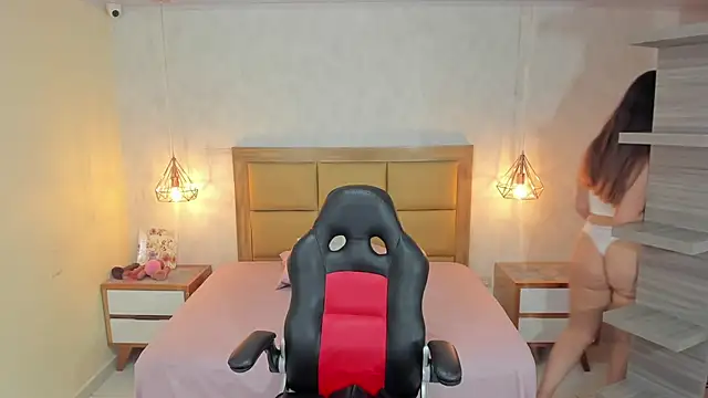 Snapshot of MELISSAROUGE chatting on November 22, 2025, 12:59 pm MELISSAROUGE online show from November 22, 2025, 12:59 pm