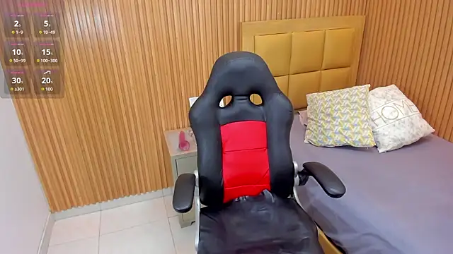 Snapshot of MELISSAROUGE chatting on November 11, 2025, 12:55 pm MELISSAROUGE online show from November 11, 2025, 12:55 pm