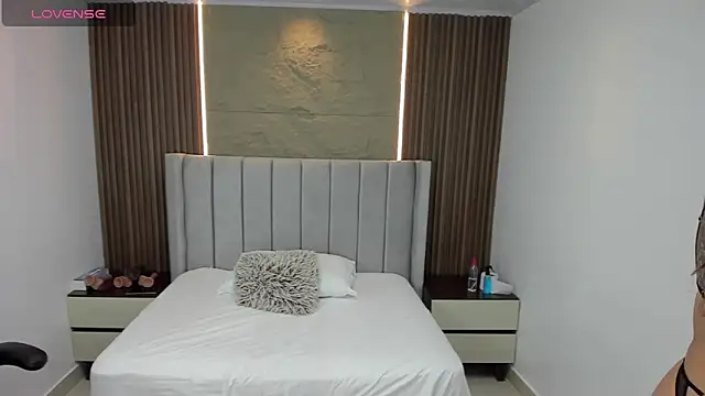 Snapshot of MELISSAROUGE chatting on March 7, 2026, 7:41 pm MELISSAROUGE online show from March 7, 2026, 7:41 pm