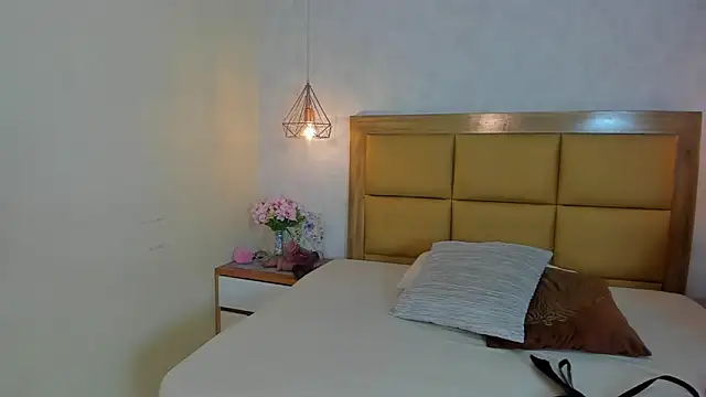 Snapshot of MELISSAROUGE chatting on June 6, 2026, 7:41 pm MELISSAROUGE online show from June 6, 2026, 7:41 pm