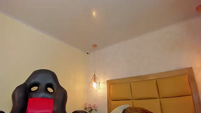 Snapshot of MELISSAROUGE chatting on May 29, 2026, 7:31 pm MELISSAROUGE online show from May 29, 2026, 7:31 pm