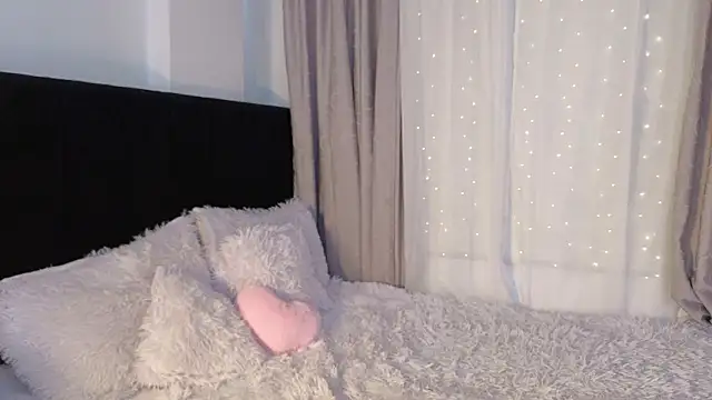 LunaVelvet777 online show from March 18, 2026, 3:46 pm