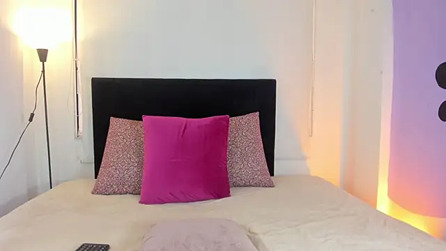 LunaVelvet777 online show from January 12, 2026, 6:58 pm