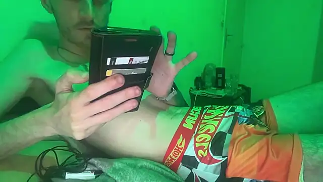 Snapshot of mister_twitter chatting on February 20, 2026, 1:35 am mister twitter online show from February 20, 2026, 1:35 am