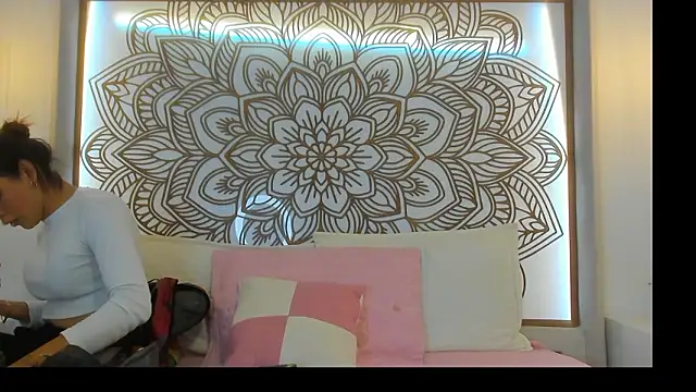 Lilith Zamara online show from February 5, 2026, 2:46 pm