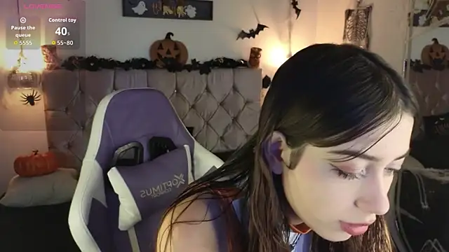 lila min online show from October 16, 2025, 2:14 pm