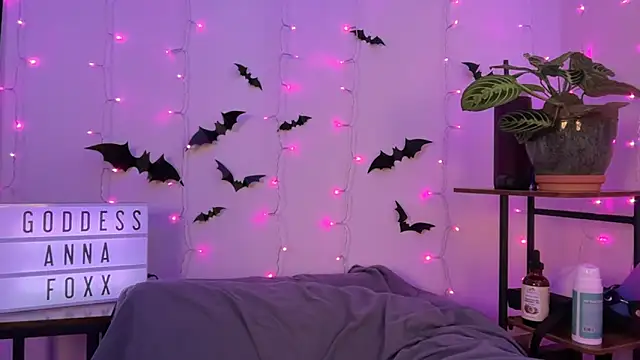 Snapshot of mistressannafoxx chatting on November 17, 2025, 6:23 pm mistressannafoxx online show from November 17, 2025, 6:23 pm