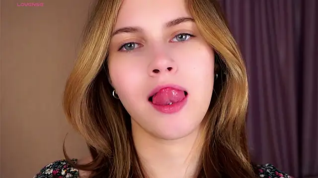 NylaNadler online show from October 25, 2025, 5:39 am