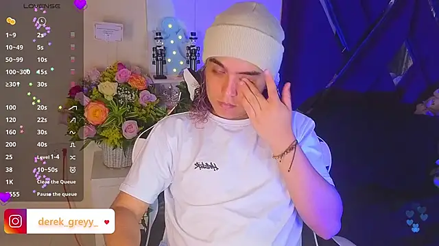 Snapshot of derek_greyy_ chatting on November 21, 2025, 8:41 pm derek greyy online show from November 21, 2025, 8:41 pm