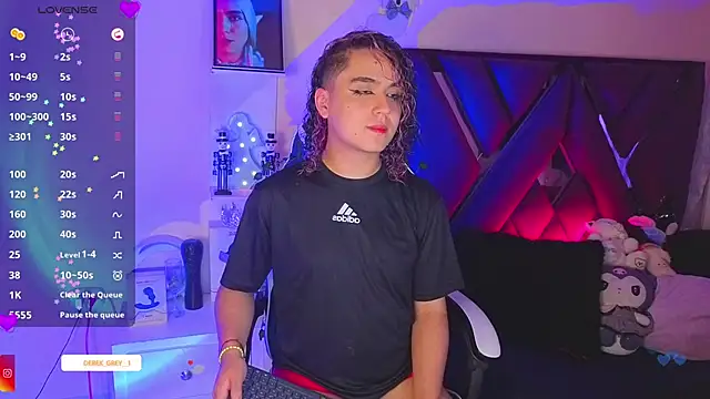 Snapshot of derek_greyy_ chatting on November 18, 2025, 10:24 pm derek greyy online show from November 18, 2025, 10:24 pm