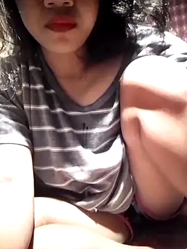 Snapshot of hotmomma8 chatting on November 28, 2025, 2:28 pm hotmomma8 online show from November 28, 2025, 2:28 pm