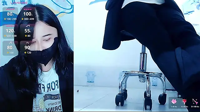 Snapshot of Mya8860 chatting on November 3, 2025, 9:02 am Mya8860 online show from November 3, 2025, 9:02 am