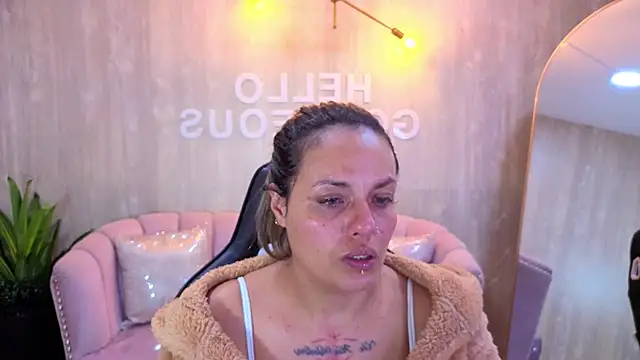 Snapshot of Jade_Jones_a chatting on November 14, 2025, 3:54 am Jade Jones a online show from November 14, 2025, 3:54 am