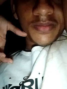 Snapshot of kjohn20 chatting on December 1, 2025, 6:20 pm kjohn20 online show from December 1, 2025, 6:20 pm