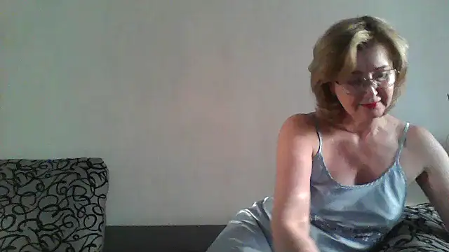 IrynaMolbertx online show from March 23, 2026, 3:23 pm