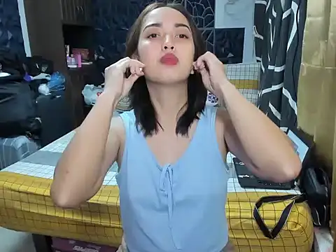 Snapshot of Soft_Angel8 chatting on November 2, 2025, 12:32 pm Soft Angel8 online show from November 2, 2025, 12:32 pm