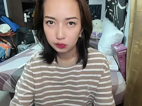 Snapshot of Soft_Angel8 chatting on October 9, 2025, 4:13 am Soft Angel8 online show from October 9, 2025, 4:13 am