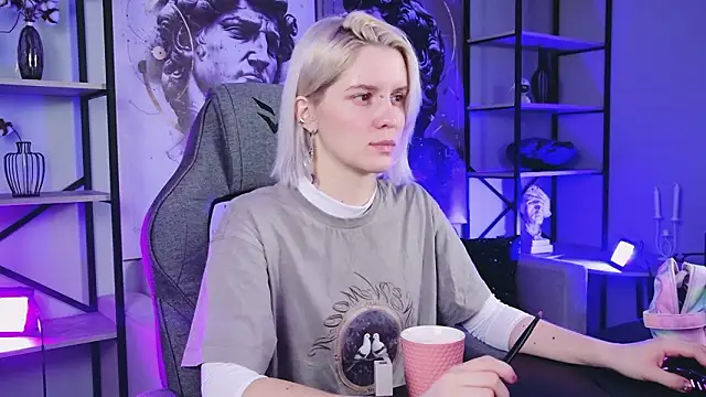 Snapshot of BethanyCloud chatting on February 10, 2026, 5:39 am BethanyCloud online show from February 10, 2026, 5:39 am