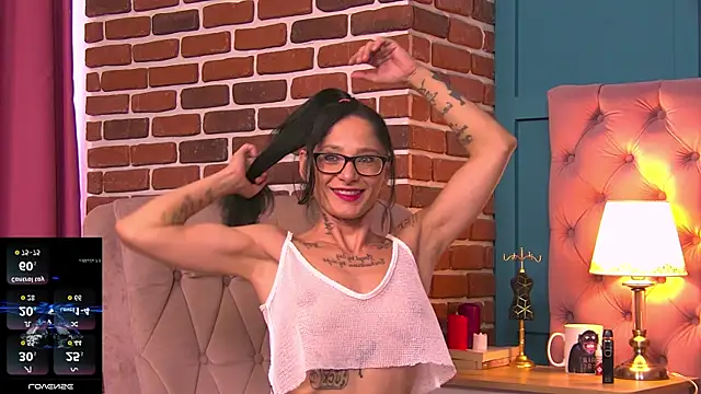 Snapshot of queen_diabla chatting on August 4, 2026, 6:40 am queen diabla online show from August 4, 2026, 6:40 am