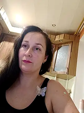 Snapshot of Amandda_ chatting on October 15, 2025, 6:27 pm Amandda online show from October 15, 2025, 6:27 pm