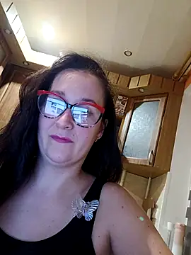 Snapshot of Amandda_ chatting on October 16, 2025, 7:44 pm Amandda online show from October 16, 2025, 7:44 pm