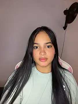 Snapshot of Andrea-Lu chatting on October 9, 2025, 12:44 am Andrea-Lu online show from October 9, 2025, 12:44 am