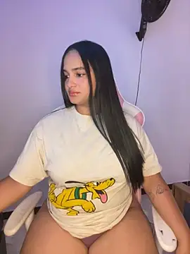 Snapshot of Andrea-Lu chatting on October 8, 2025, 12:23 am Andrea-Lu online show from October 8, 2025, 12:23 am