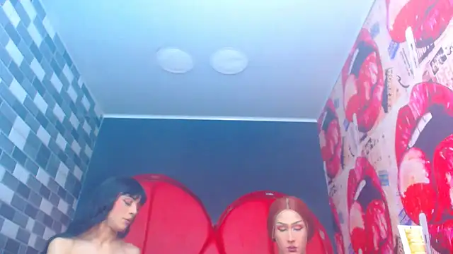 Snapshot of julessxcharlotte chatting on November 26, 2025, 2:06 pm julessxcharlotte online show from November 26, 2025, 2:06 pm