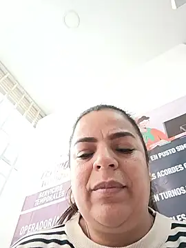 Mia-Glow online show from January 15, 2026, 12:41 pm