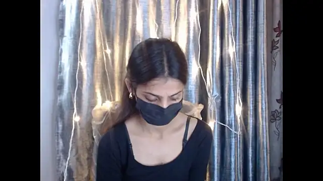 Snapshot of _kamyaa09 chatting on November 15, 2025, 5:33 am kamyaa09 online show from November 15, 2025, 5:33 am