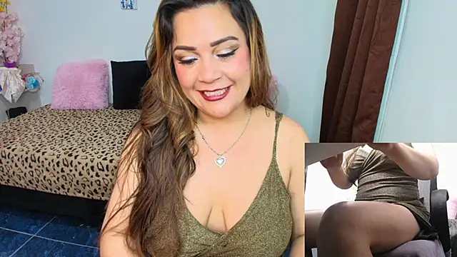 Snapshot of Paulina-Becerraa chatting on May 27, 2026, 4:09 am Paulina-Becerraa online show from May 27, 2026, 4:09 am