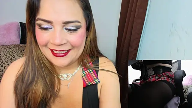 Snapshot of Paulina-Becerraa chatting on July 17, 2026, 4:53 am Paulina-Becerraa online show from July 17, 2026, 4:53 am
