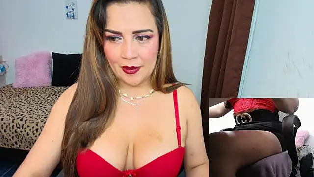 Snapshot of Paulina-Becerraa chatting on July 3, 2026, 5:03 am Paulina-Becerraa online show from July 3, 2026, 5:03 am