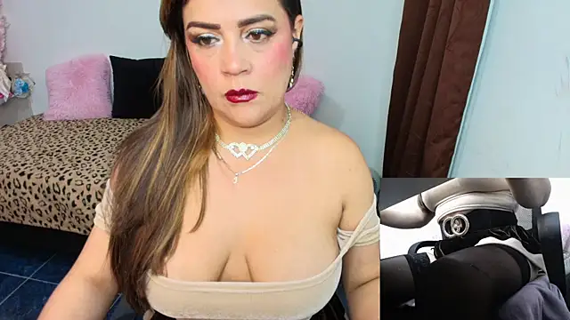 Snapshot of Paulina-Becerraa chatting on July 16, 2026, 4:42 am Paulina-Becerraa online show from July 16, 2026, 4:42 am