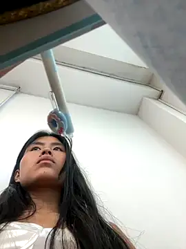 vanesa51 online show from November 7, 2025, 9:41 pm