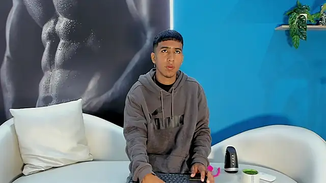 ender h0t online show from October 12, 2025, 1:34 pm