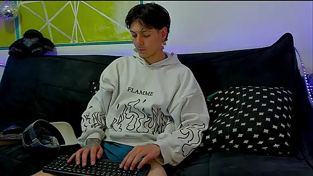 Snapshot of Dioniso_guy8 chatting on March 31, 2026, 7:27 pm Dioniso guy8 online show from March 31, 2026, 7:27 pm