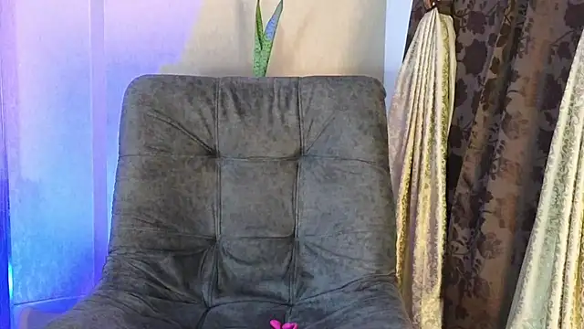 BenjaminCol  online show from November 6, 2025, 1:42 am