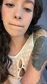 alysa g  online show from November 12, 2025, 10:13 pm